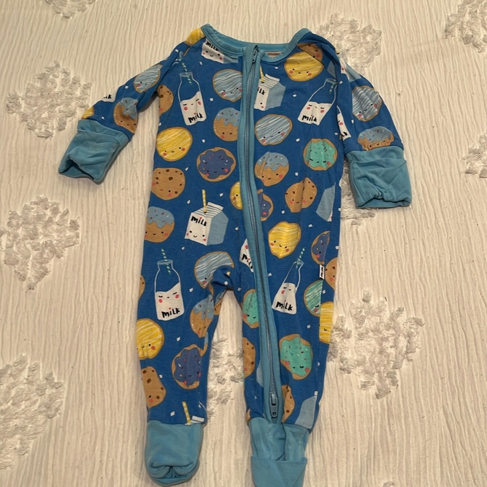 Little sleepies newborn pjs